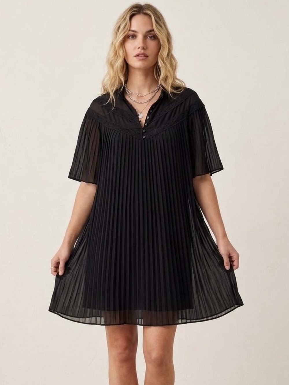 Aritzia Wilfred Sz XS Black Pleated Lace Details Short Dress
